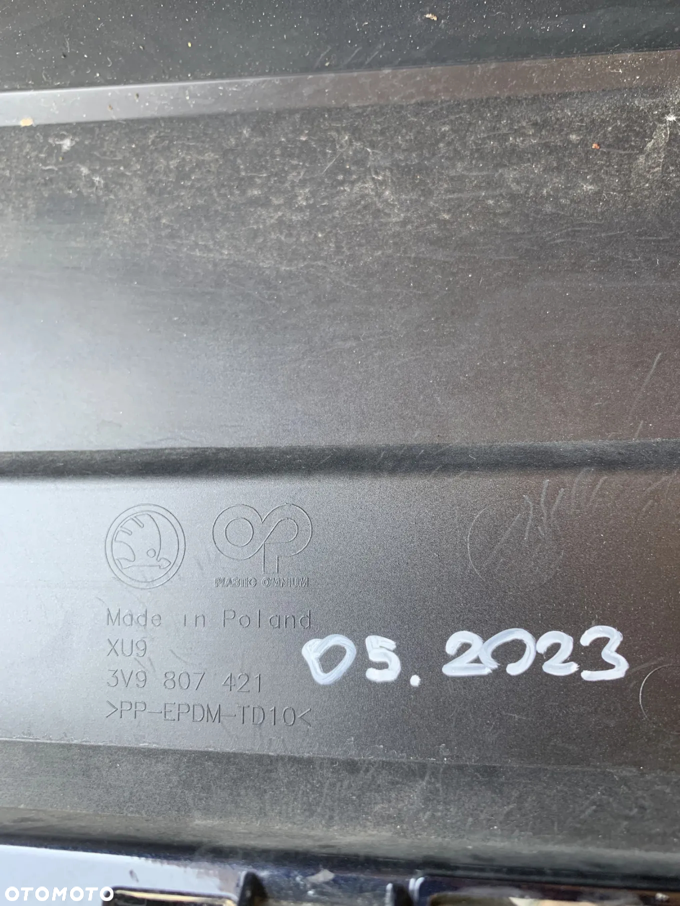 Image Škoda Superb III kombi Zadní nárazník - 3V9857421