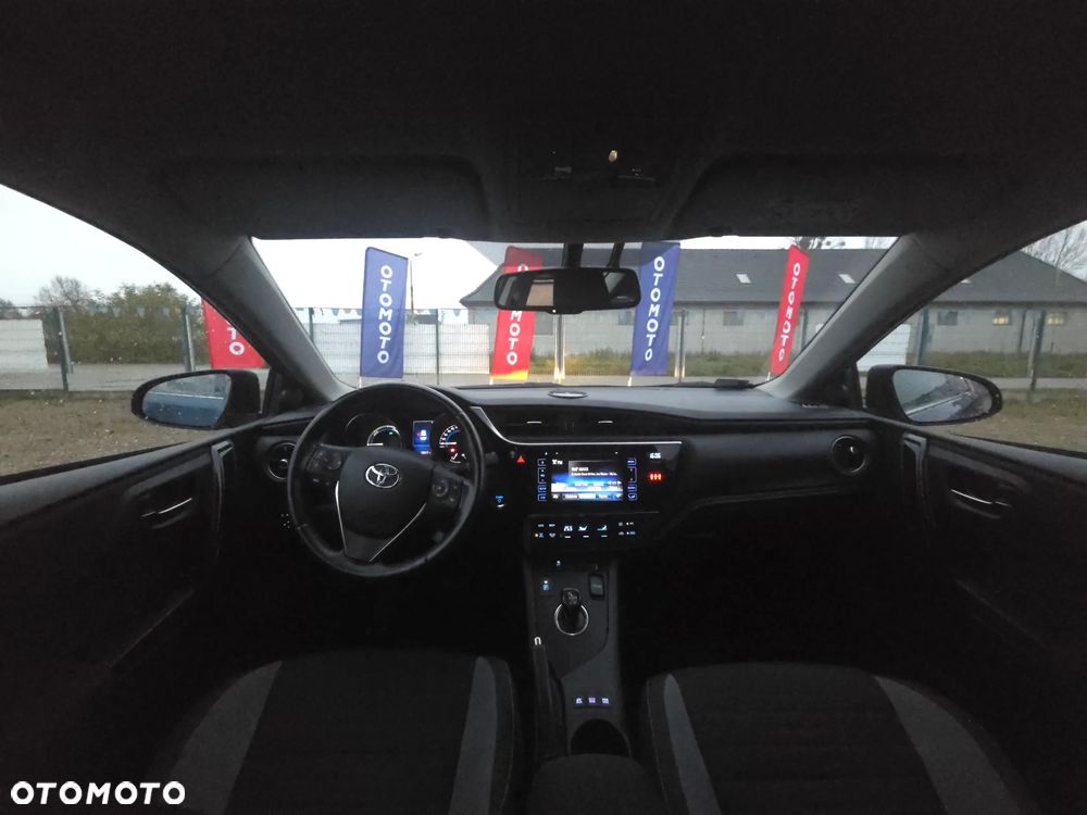 Toyota Auris Hybrid 135 Comfort - 33