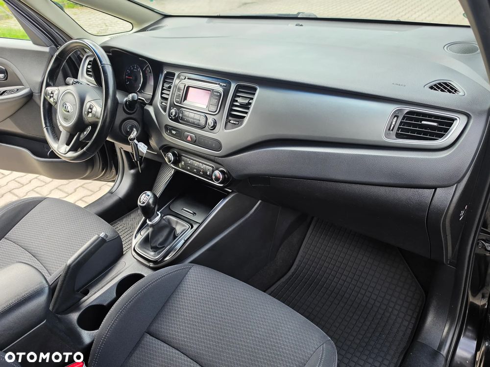 Kia Carens 1.6 GDI Dream Team Edition - 19
