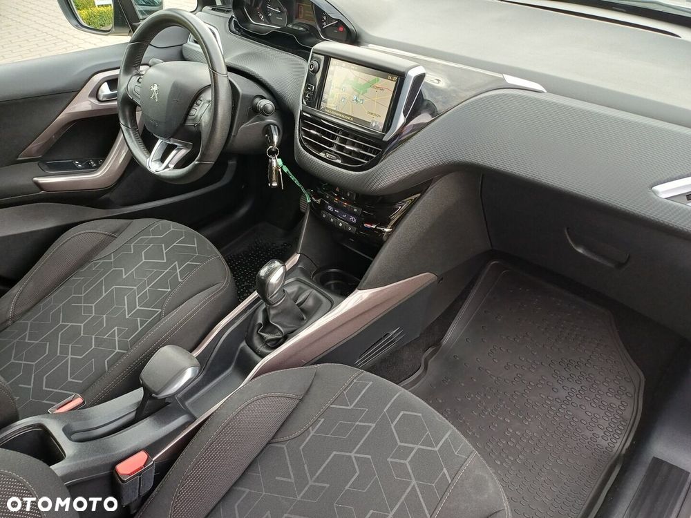 Peugeot 2008 1.2 Pure Tech Style S&S - 15