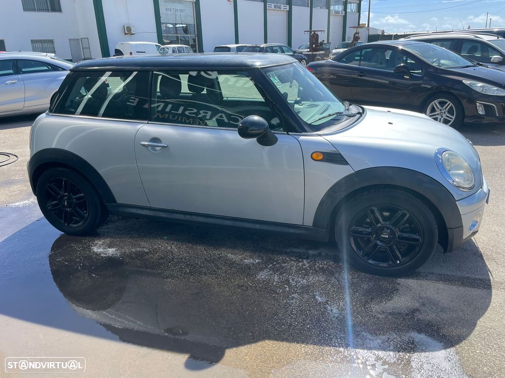 MINI 3 Portas Cooper D - 2