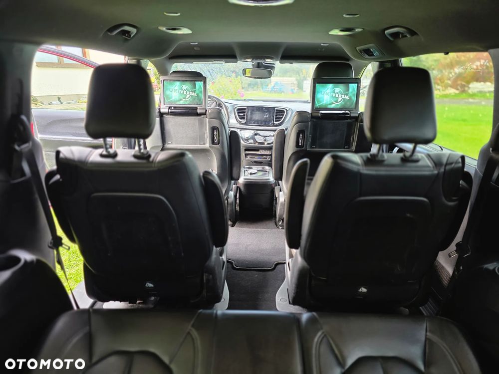 Chrysler Pacifica - 37