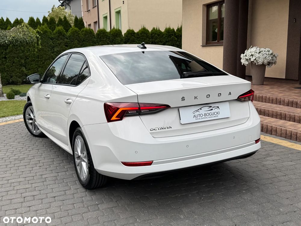 Skoda Octavia 2.0 TDI Ambition DSG - 11