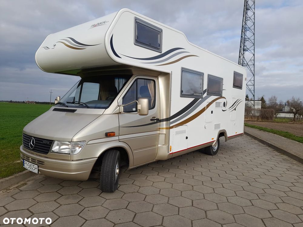 Mercedes-Benz Sprinter - 13