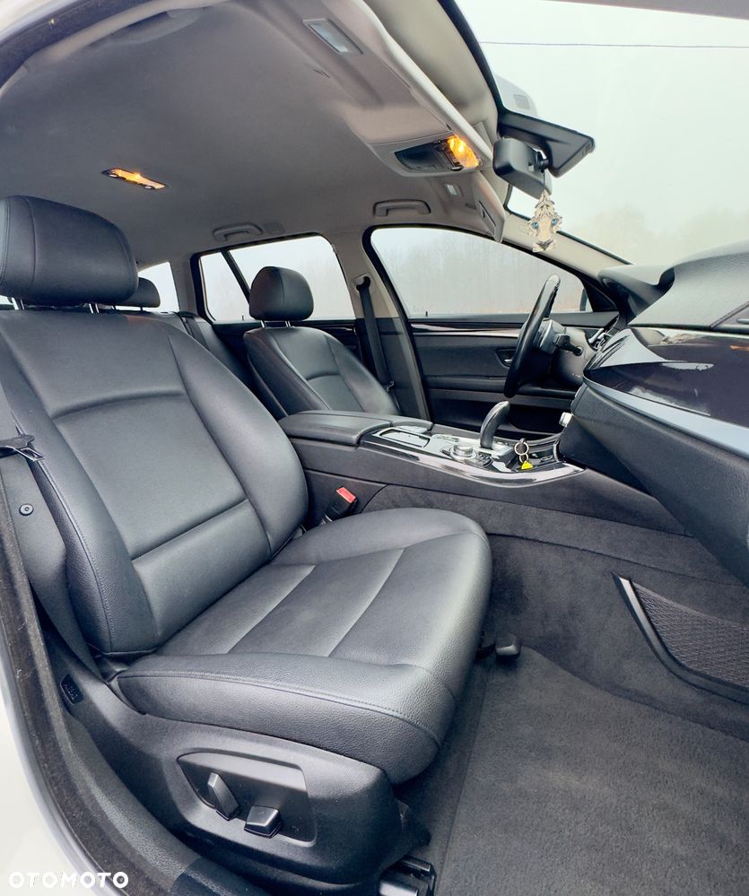 BMW Seria 5 520d Luxury Line - 13