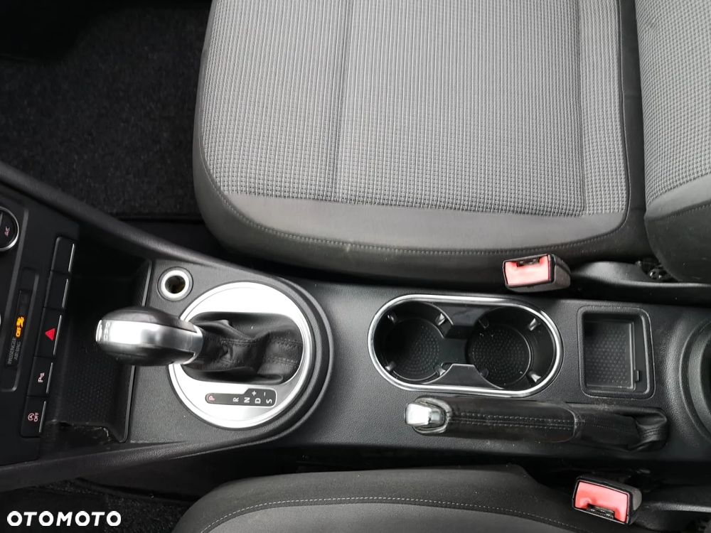 Volkswagen New Beetle - 34