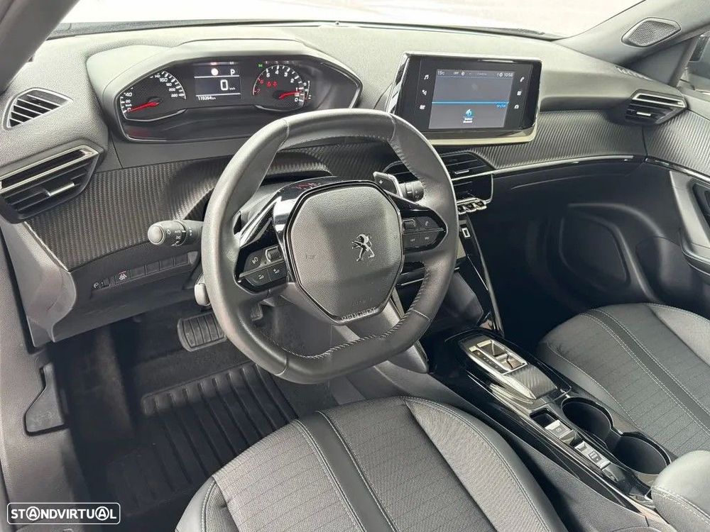 Peugeot 2008 1.5 BlueHDi Allure EAT8 - 3