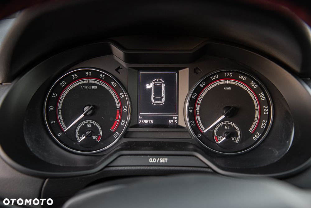 Skoda Octavia 2.0 TDI 4x4 DSG RS - 30