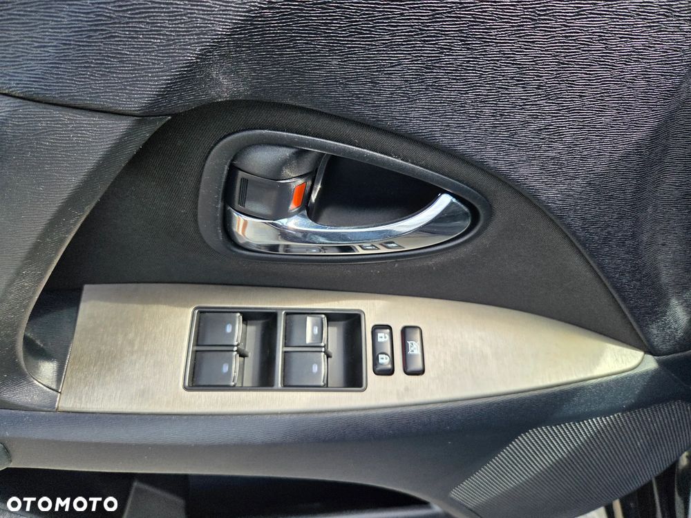 Toyota Avensis - 12