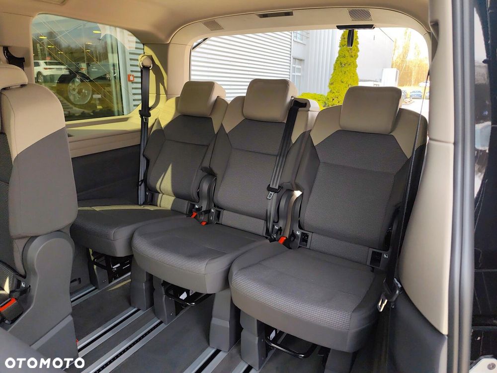 Volkswagen Multivan - 31