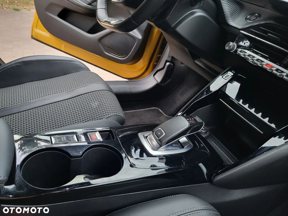 Peugeot 208 1.2 PureTech GT Line S&S EAT8 - 28