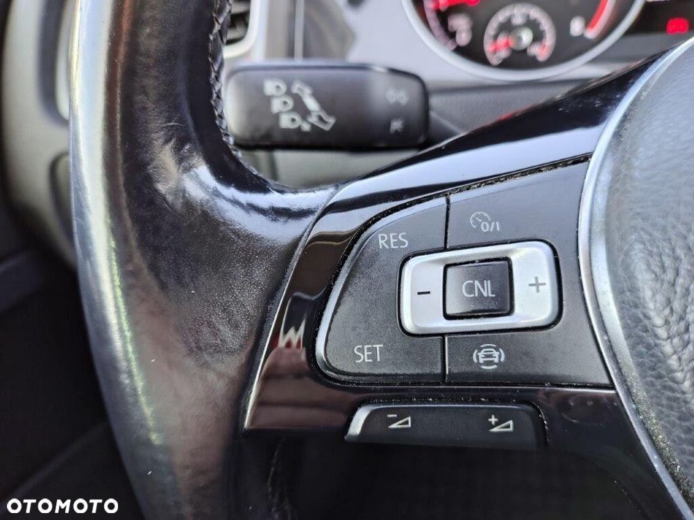 Volkswagen Golf - 17