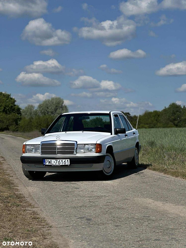 Mercedes-Benz W201 (190) - 2