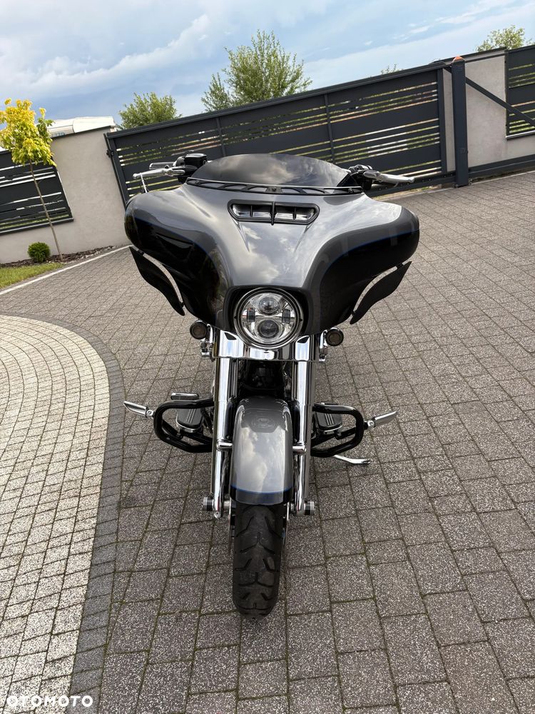 Harley-Davidson Touring Street Glide - 18