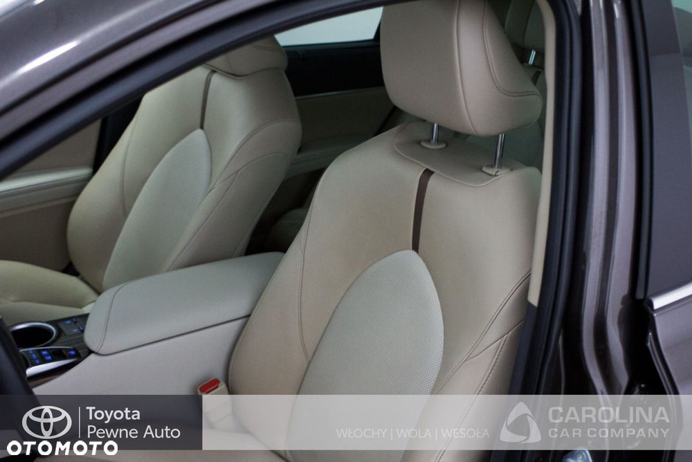 Toyota Camry - 13