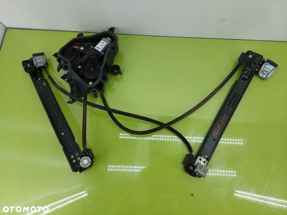 Podnośnik szyby przód prawy Seat Ibiza IV 3D 2009-2017 6J3837402E ORYGINAŁ - 3