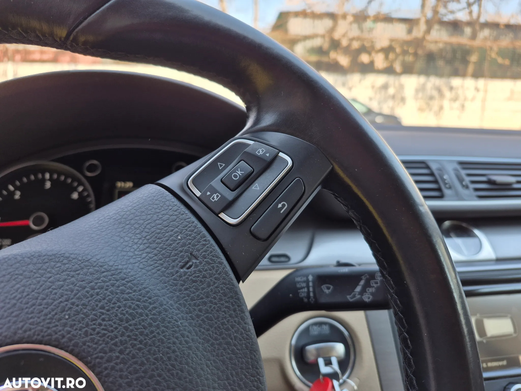 Volkswagen Passat Variant 2.0 TDI Blue TDI DSG Comfortline - 25