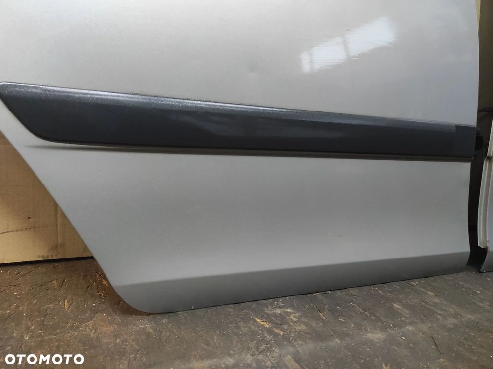 SKODA FABIA 2 HB DRZWI TYLNE PRAWE TYŁ PRAWY 9202 ZŁOTE WYSYŁKA !!!! - 2