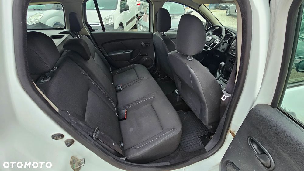 Dacia Logan 1.2 16V Laureate EU6 - 8