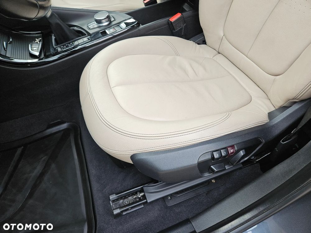BMW X1 xDrive25d xLine - 38