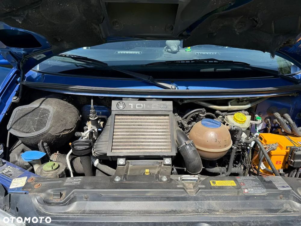Volkswagen Caravelle - 6