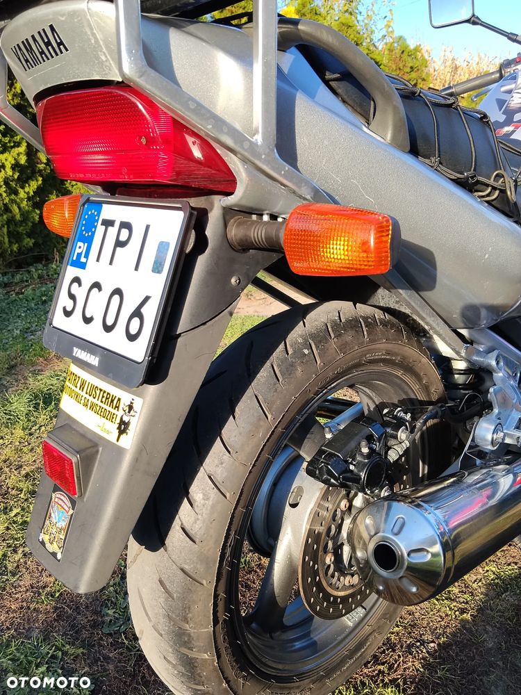 Yamaha XJR - 17