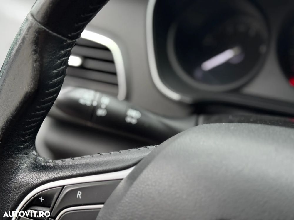 Renault Megane BLUE dCi 115 ZEN - 11