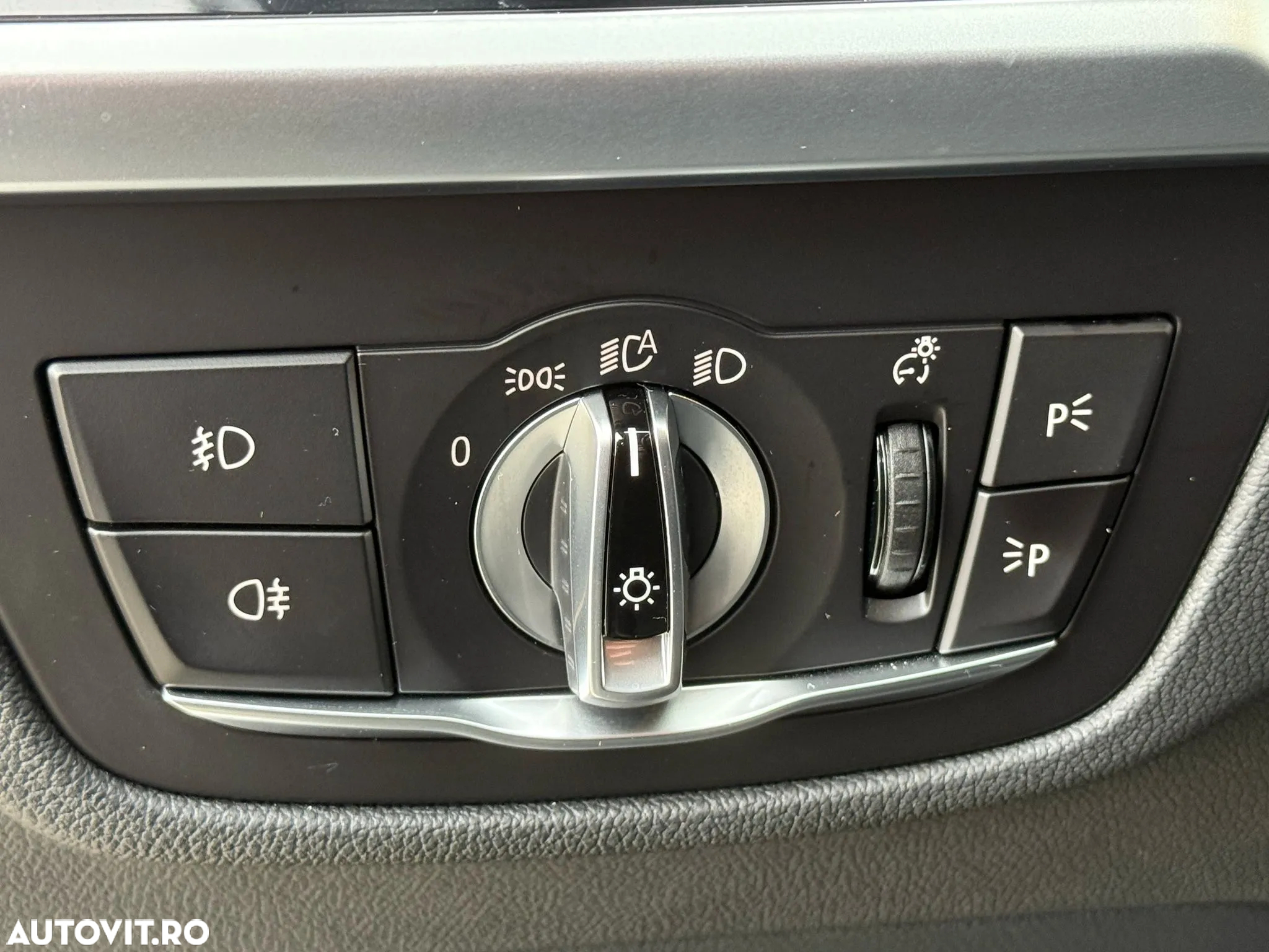 BMW X3 xDrive20i AT xLine - 32