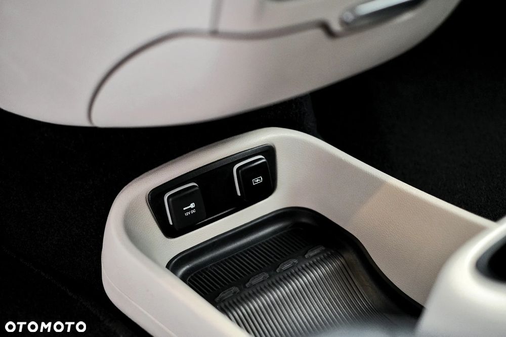 Chrysler Pacifica - 32