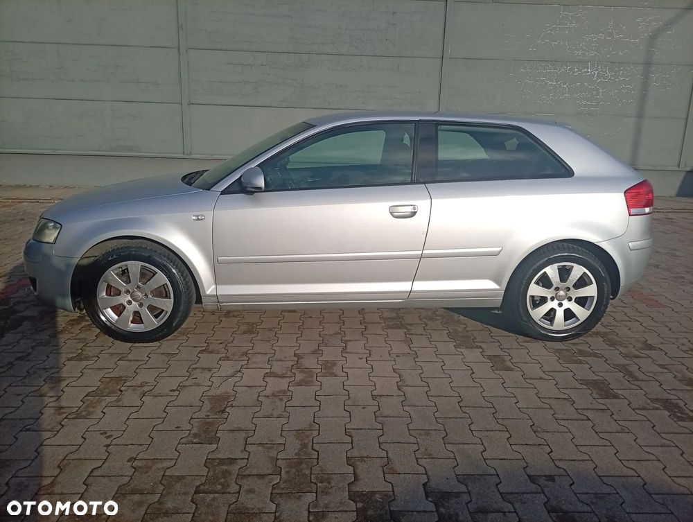 Audi A3 3-drzwiowe 1.6 Ambition - 3
