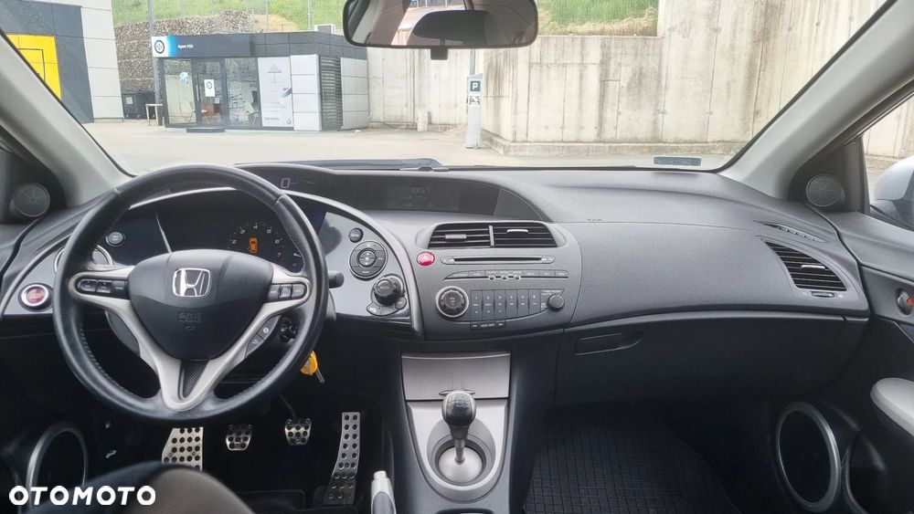 Honda Civic 1.8 Sport - 11