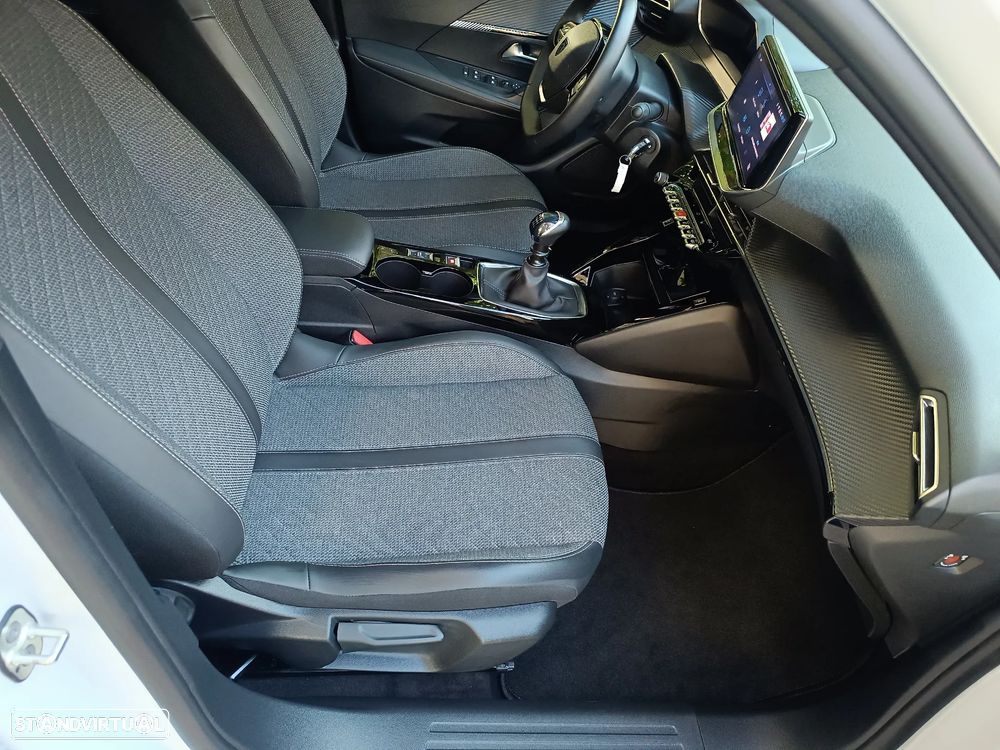 Peugeot 2008 1.2 PureTech Allure Pack - 28