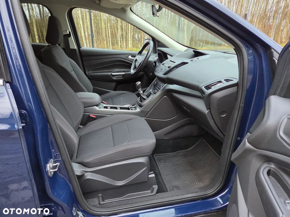 Ford Kuga 1.5 EcoBoost 2x4 Trend - 21