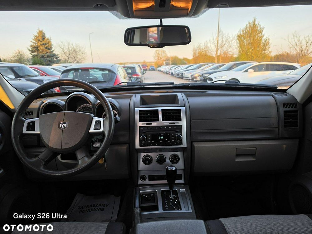 Dodge Nitro - 33