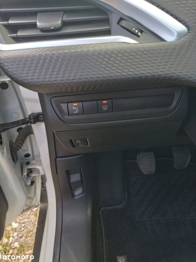 Peugeot 2008 1.6 BlueHDi Allure - 8