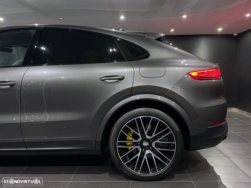 Porsche Cayenne Coupé E-Hybrid - 6