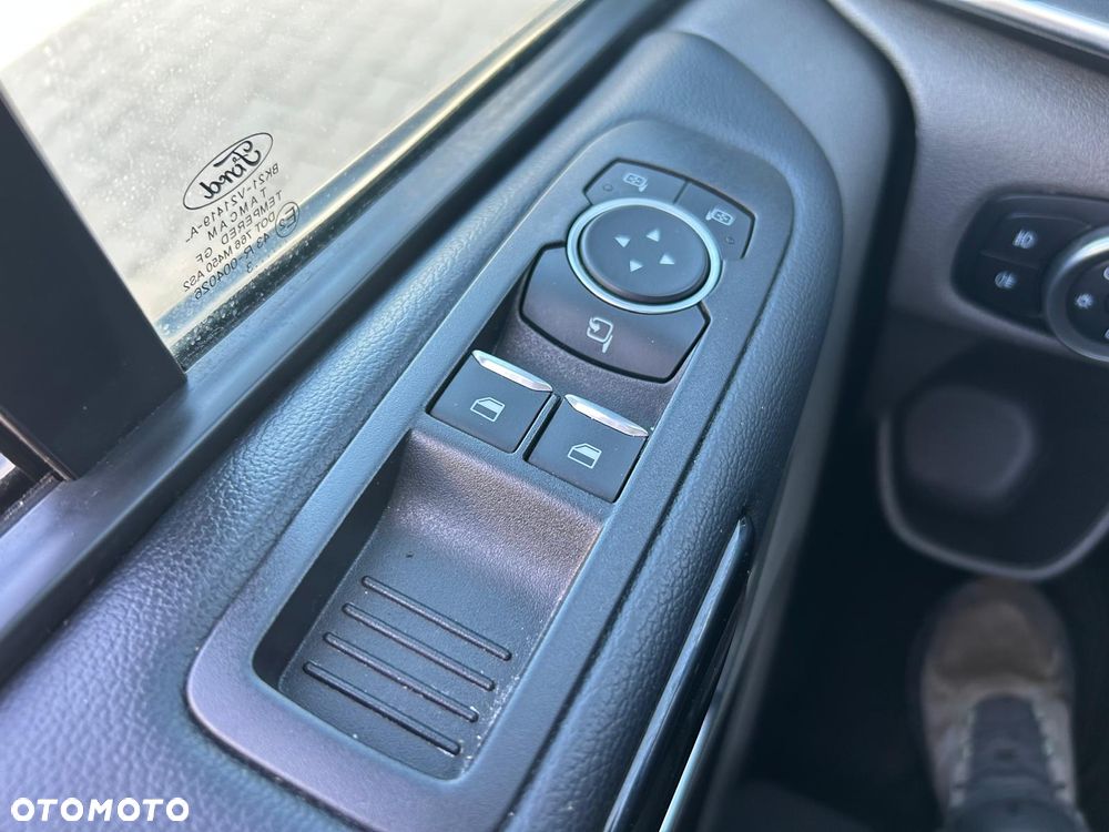 Ford Tourneo Custom 2.0 EcoBlue L1 Titanium SelectShift - 28