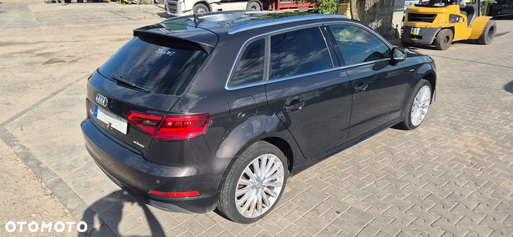 Audi A3 Sportback 1.4 TFSI E-tron Attraction e-S tronic - 11