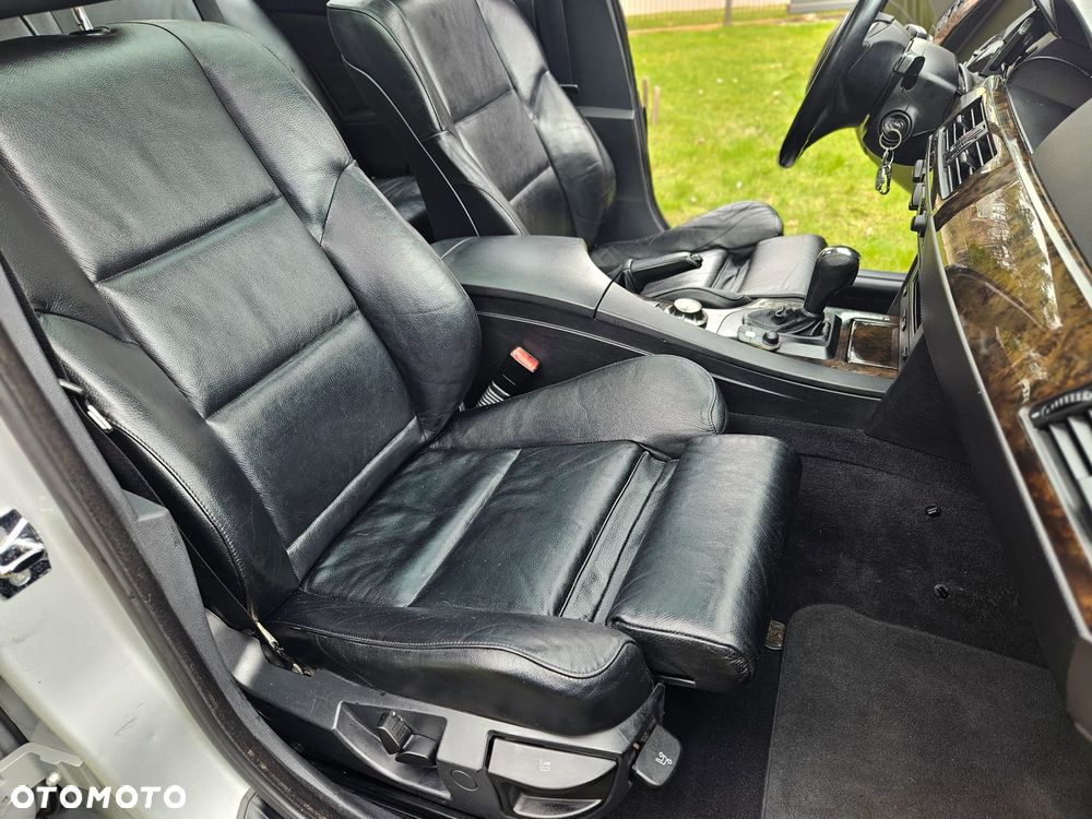 BMW Seria 5 525i Touring - 20