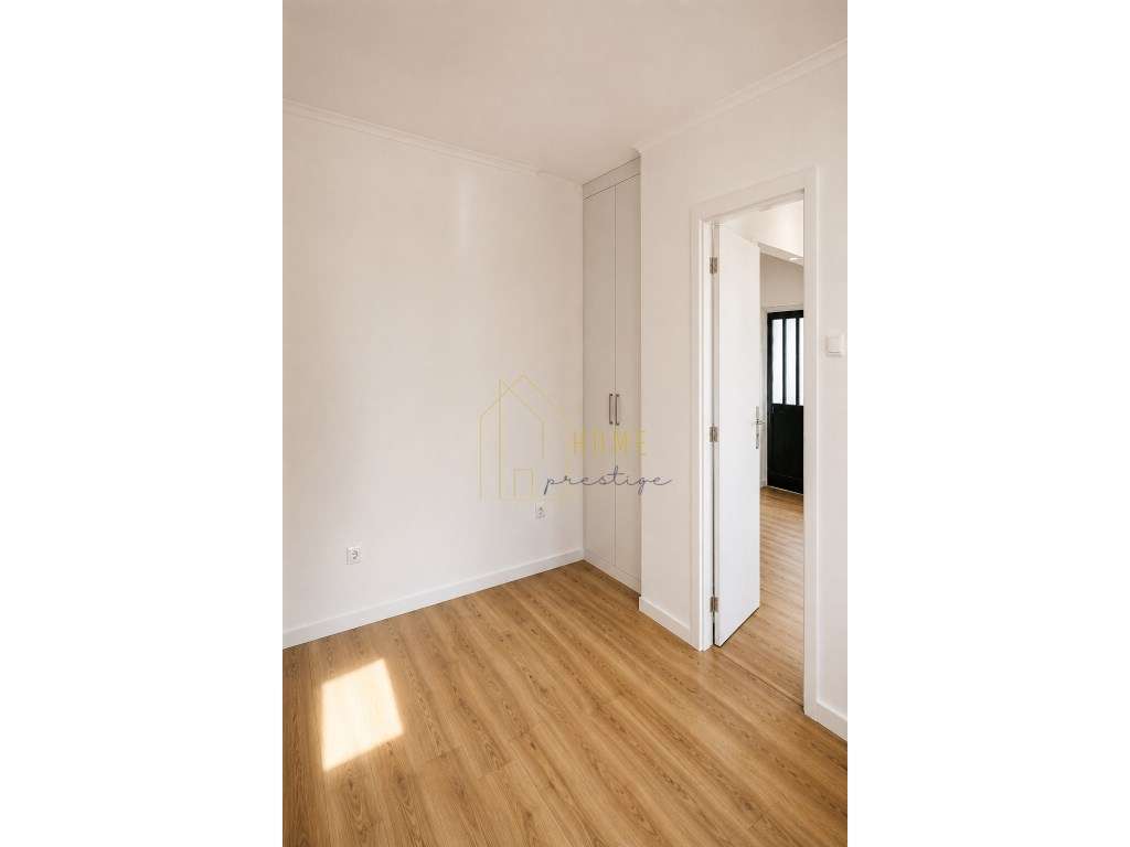 T1 TOTALMENTE REMODELADO | BAIRRO DAS PALMEIRAS - BARREIRO - Grande imagem: 4/9
