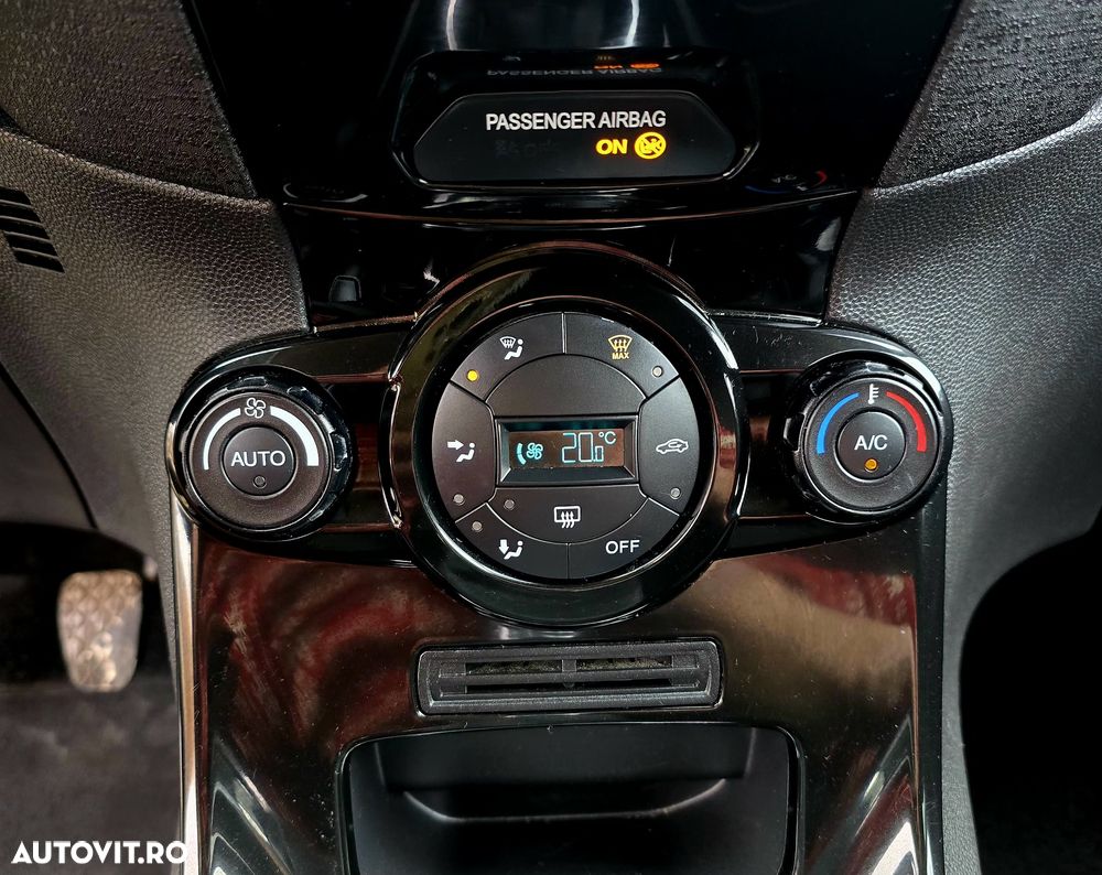 Ford Fiesta 1.5 TDCi Titanium - 24