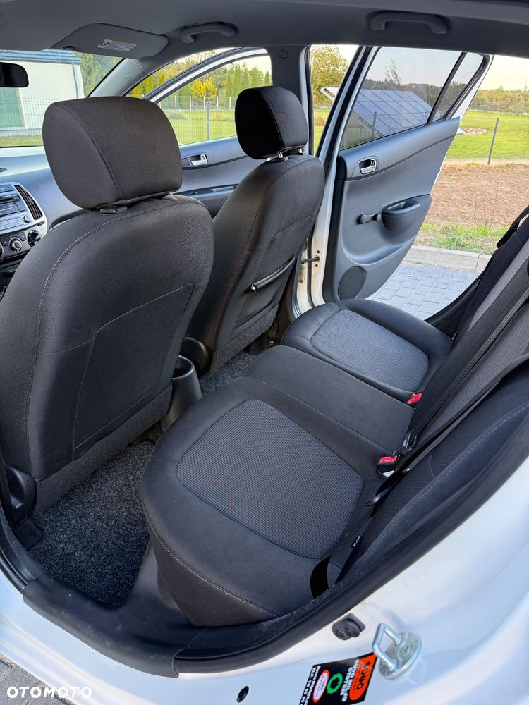 Hyundai i20 - 19