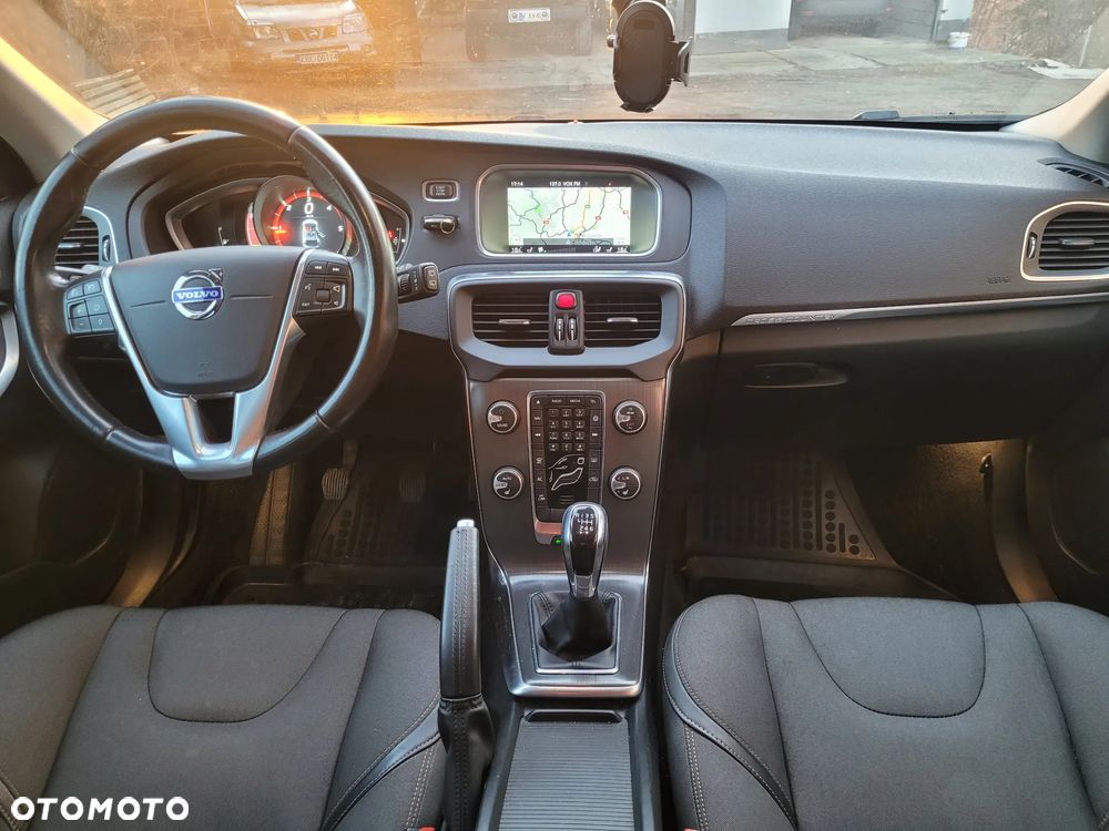 Volvo V40 Cross Country D2 Momentum - 9