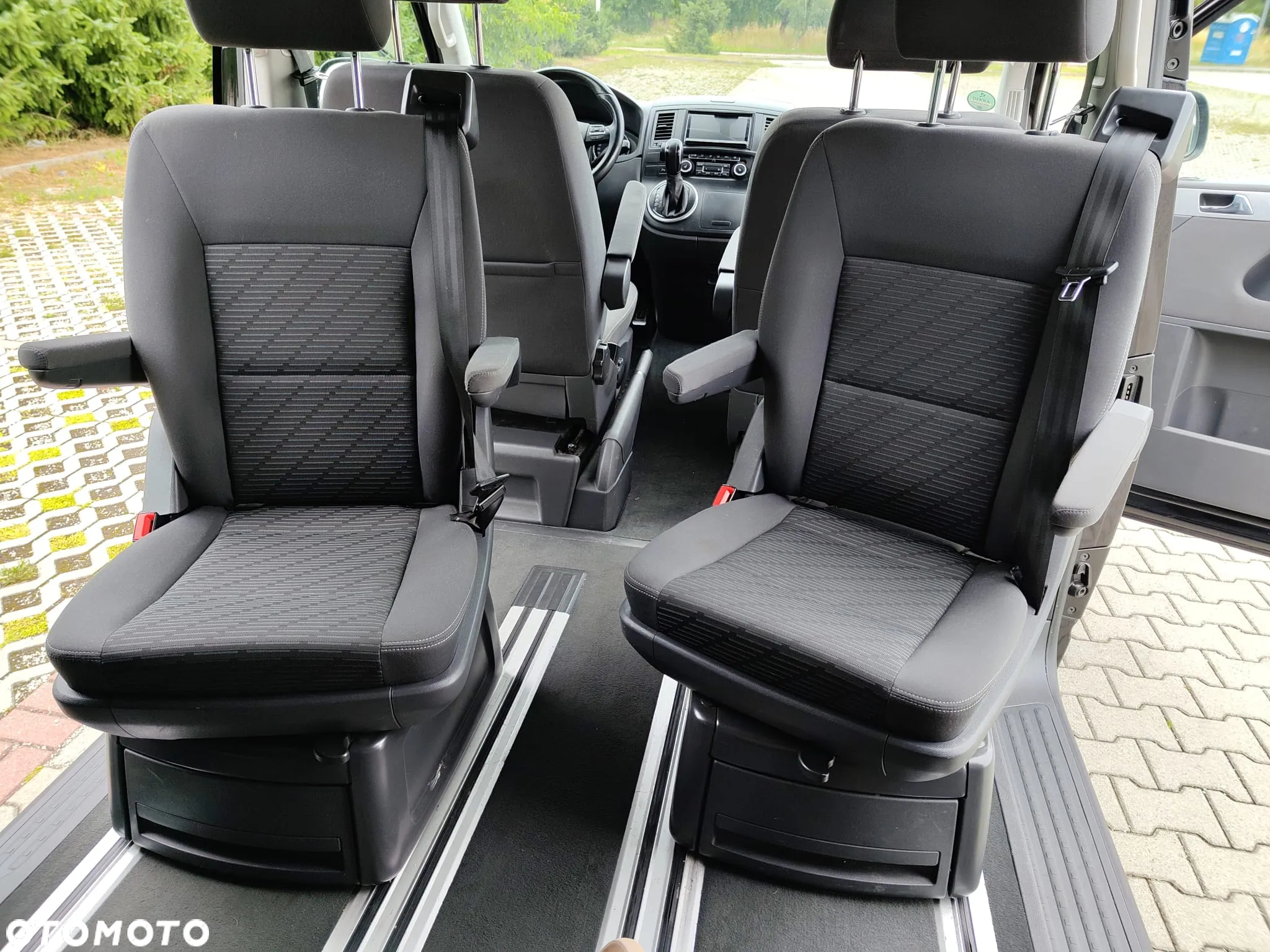 Volkswagen Multivan - 27
