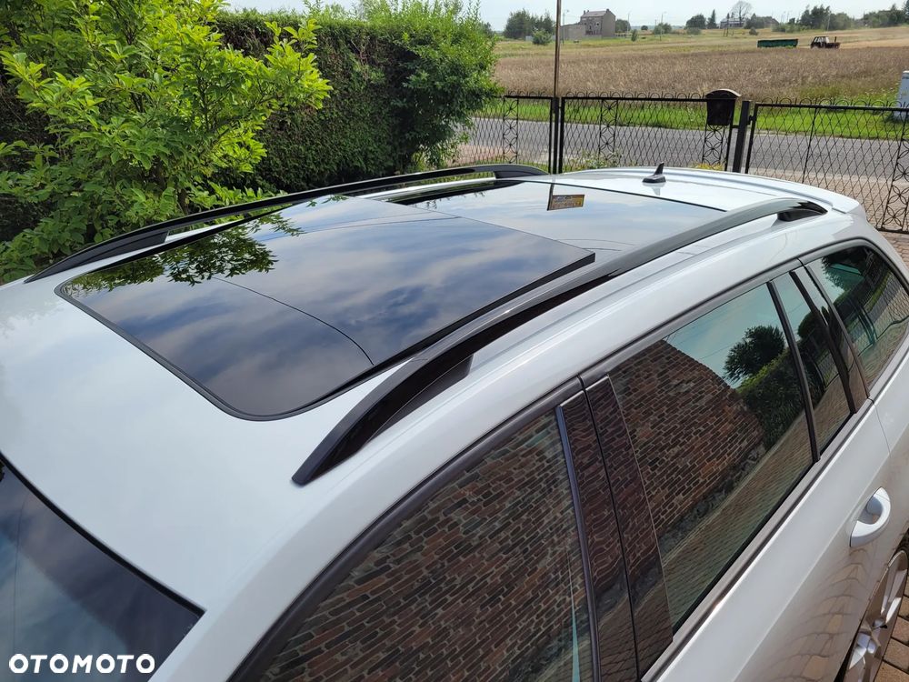 Skoda Octavia Combi 2.0 TDI DSG RS - 7