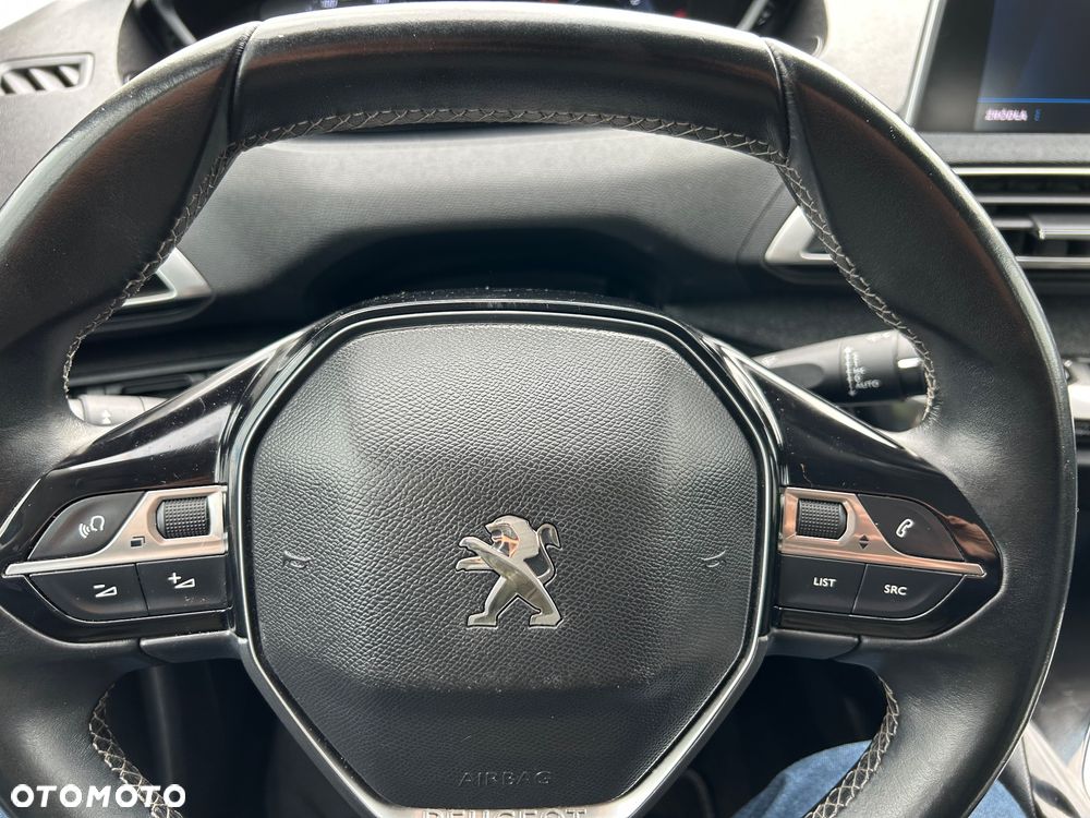 Peugeot 3008 1.5 BlueHDi Allure S&S - 17