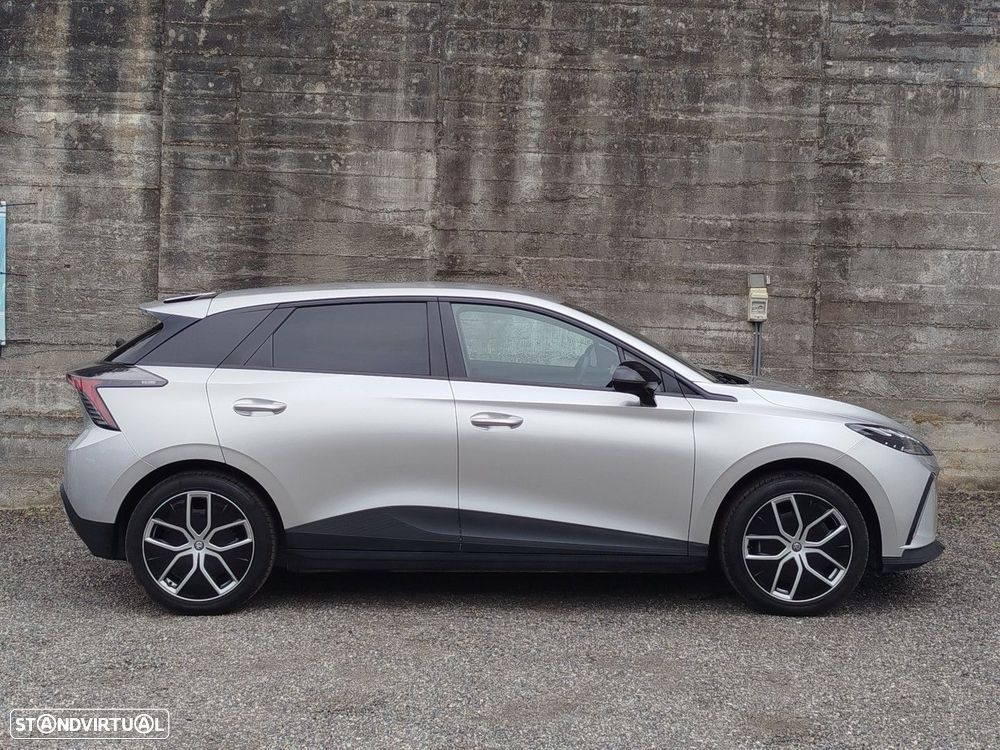 MG MG4 64 kWh Luxury - 3