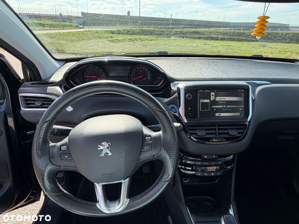 Peugeot 208 1.2 PureTech Active - 12