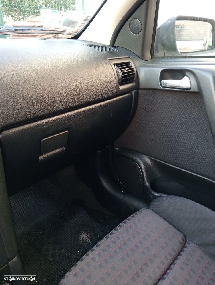 Opel Astra Caravan - 8