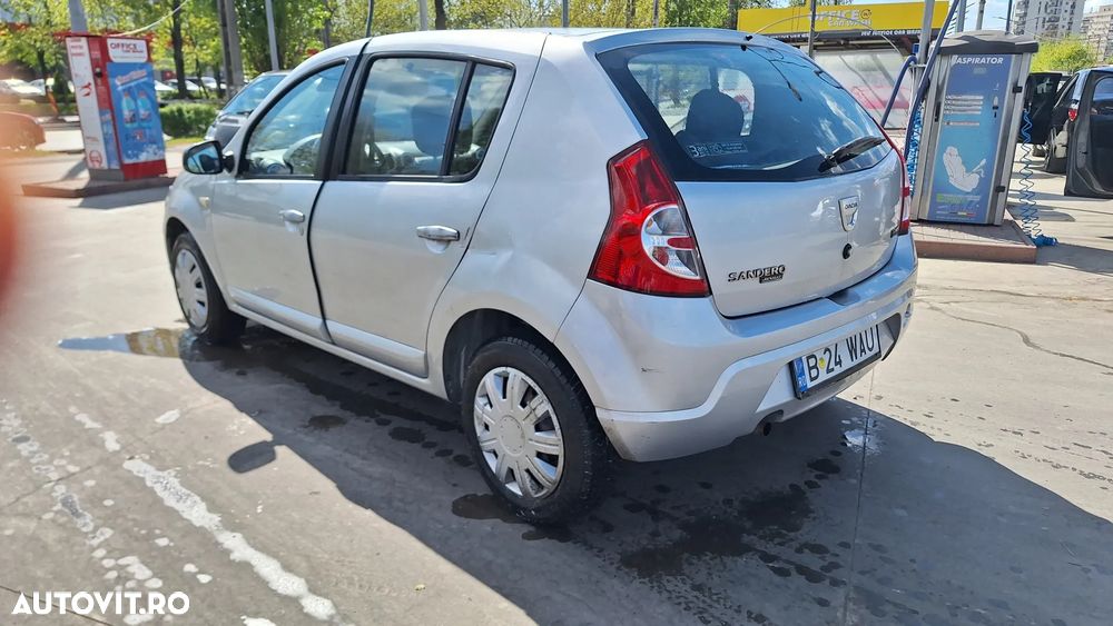 Dacia Sandero - 5